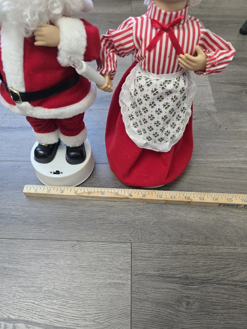 Vintage Wal-Mart 1996 Holiday Time 14” Animated Mr. &  Mrs Clause